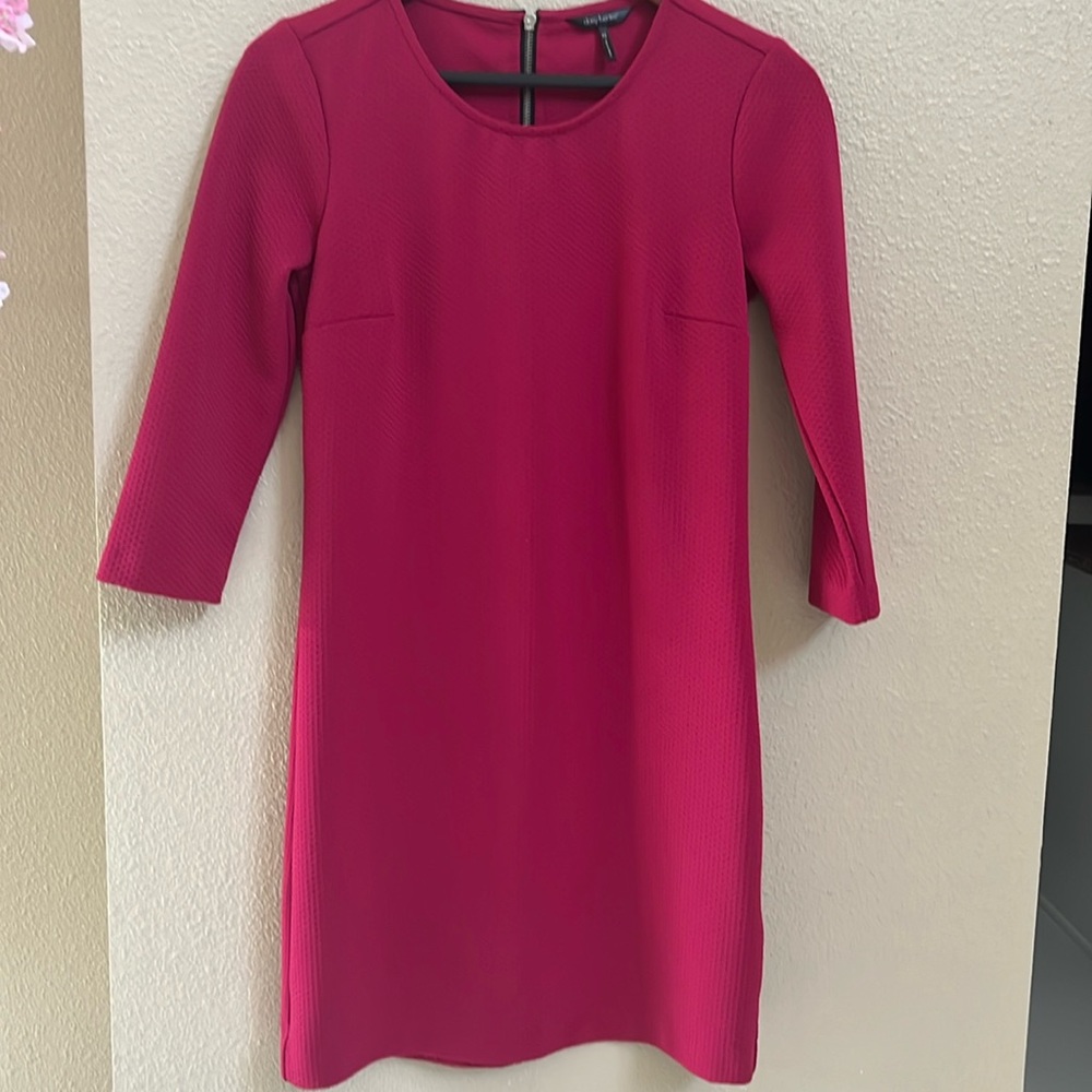 Women XS hot pink daisy fuentes dress- 95% polyester 5% spandex-gentle worn-L34-